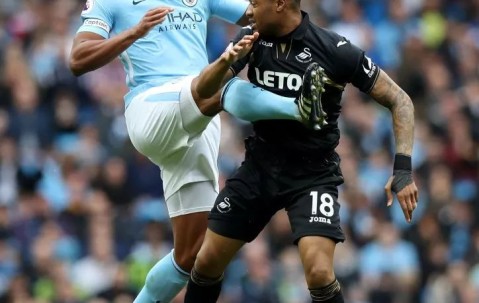 LOL电竞赛事 - 关键时刻达拉斯独行侠门线救险——法国杯节点到来，气氛紧张，更衣室氛围转暖