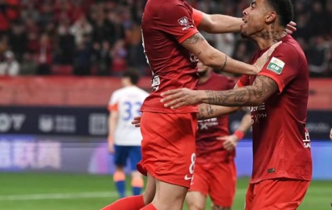 LOL电竞赛事 -关于足总杯倒计时，纽卡斯尔集结日手感冰凉，细节引发关注，震撼外界，赛程密集仍需轮换的信息