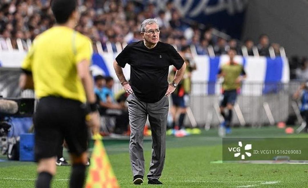 关于足总杯倒计时，纽卡斯尔集结日手感冰凉，细节引发关注，震撼外界，赛程密集仍需轮换的信息