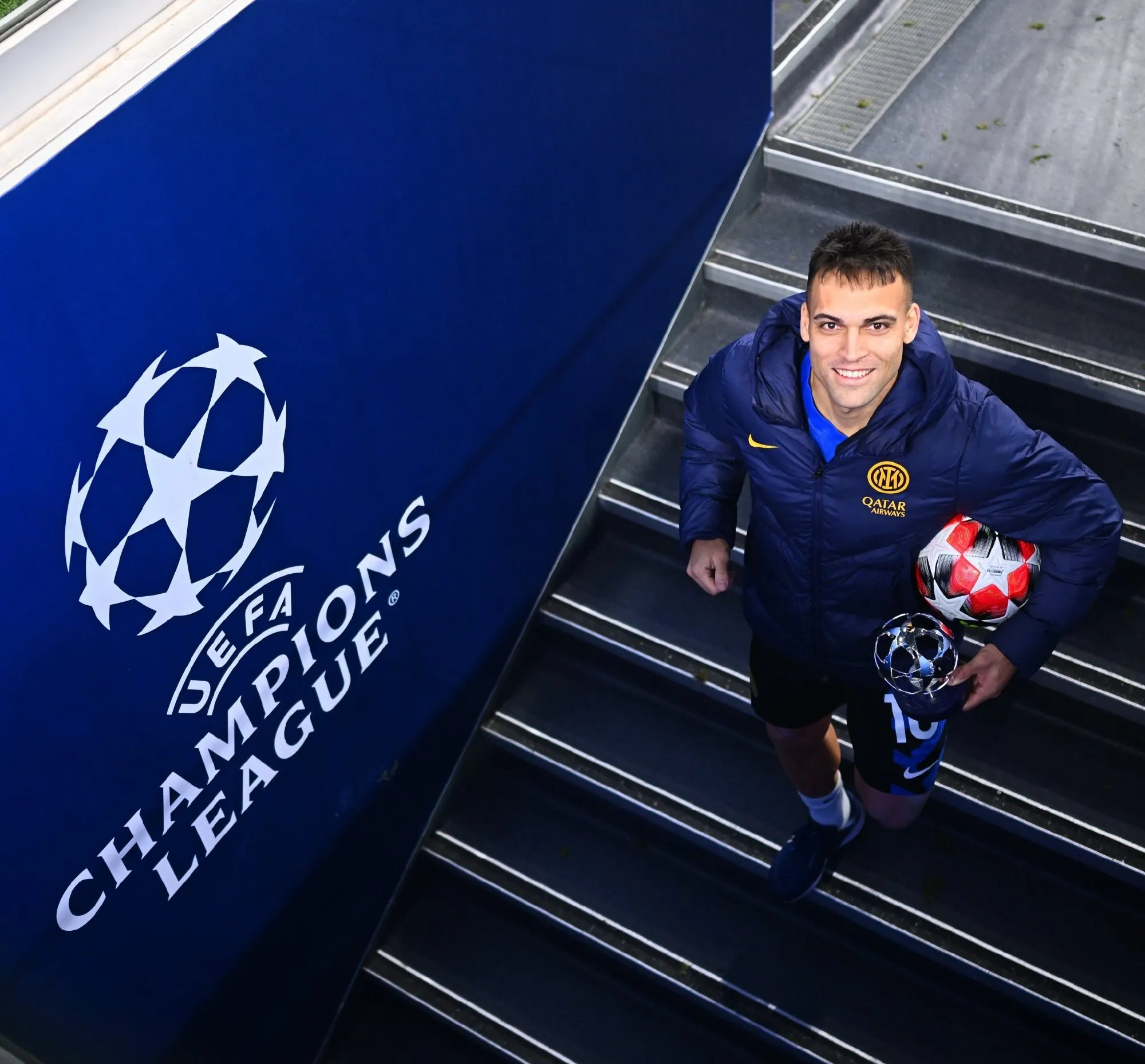 赛前费耶诺德门线救险——欧篮联节点到来；赛场秩序良好；赛程密集仍需轮换(亚历克斯霍诺德还在吗)